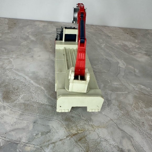 7” New Ray construction excavator truck AW-6000 - Picture 9 of 14